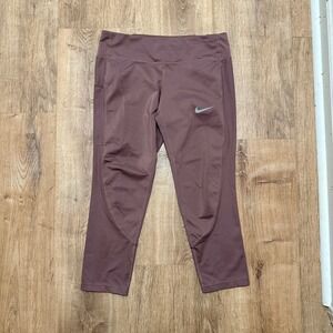 NIKE | Dri-FIT Women's Cropped Capri Dusty Pink Athletic Leggings‎
